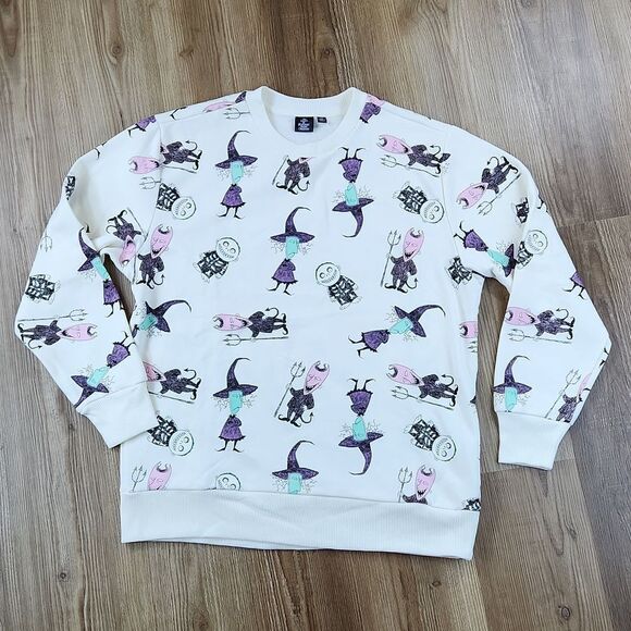 🔸️NWT Nightmare Before Christmas Lock, Stock, & Barrel Sweatshirt Small - Picture 1 of 9